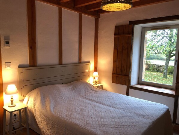 3 chambres, accès au Wi-Fi (inclus), literie fournie