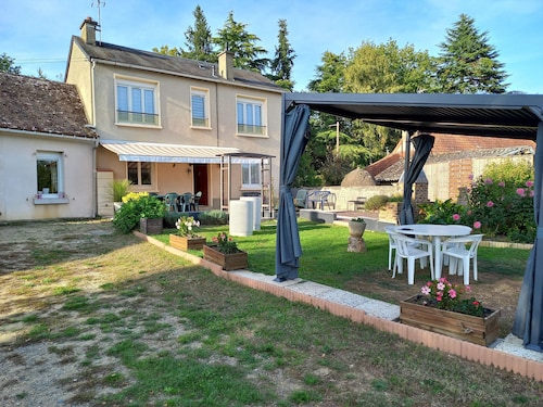 Spacieuse maison confortable avec jardin, à 20 min du centre-ville et proche du circuit des 24H du Mans