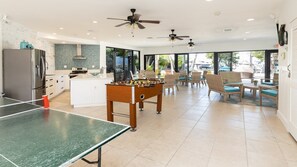 Games room - B307 Moon Bay - 3 bedroom end unit with gourmet kitchen (Key Largo)