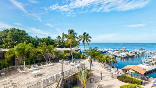 B307 Moon Bay - 3 bedroom end unit with gourmet kitchen