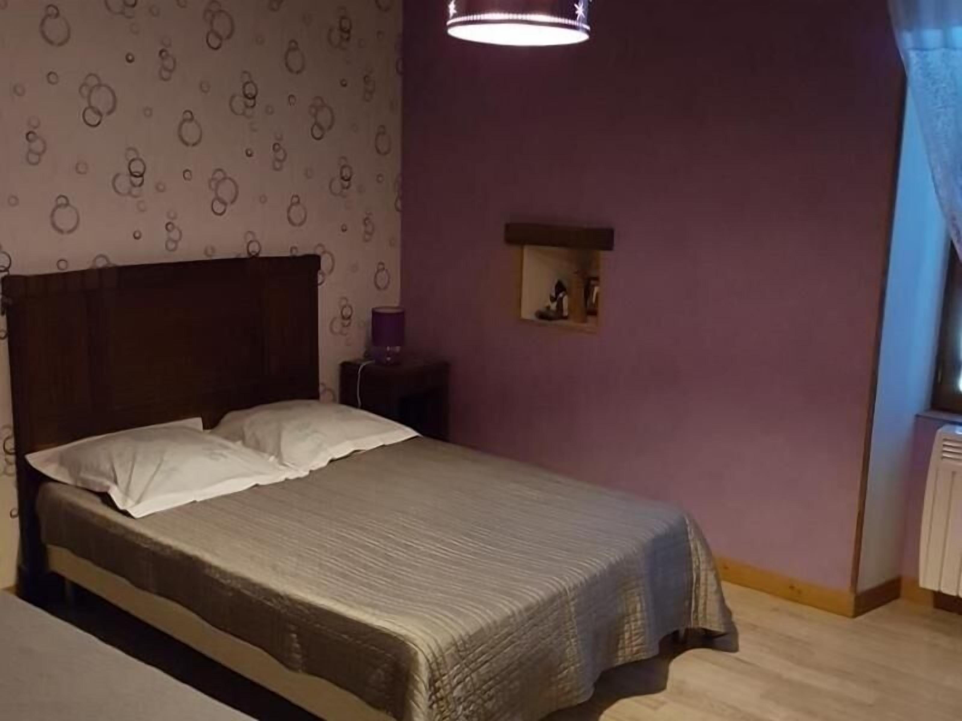 3 bedrooms, bed sheets