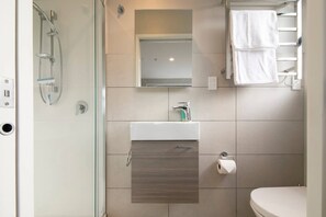 Apartment | Bathroom