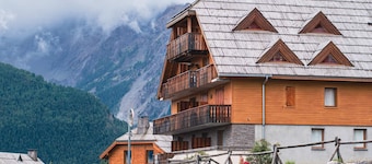 6-Person Duplex with 2 Balconies and Parking in Pra Loup