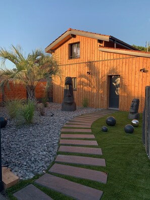 Property grounds - New Villa des Lacs with heated swimming pool (Gujan Mestras)