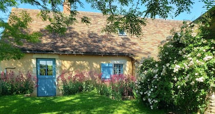 Charming 19th Century Cottage with Large Garden and River Access, Near Medieval Village