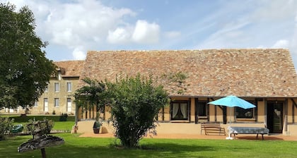 Countryside Retreat with Pond, Games Room, and Nearby Attractions