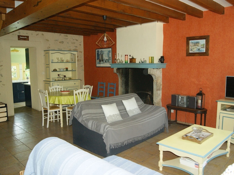 Gîte Rénové En Campagne, 3 Ch., Terrain 5000m², Proche Randonnées Et Le Mans ! - Sarthe