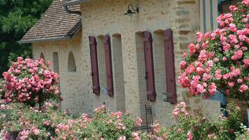 Enceinte de lâhĂ©bergement