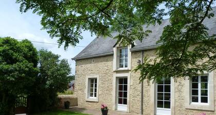 Charming Stone House with Garden, Terrace, Ping-Pong, Near Medieval Sites