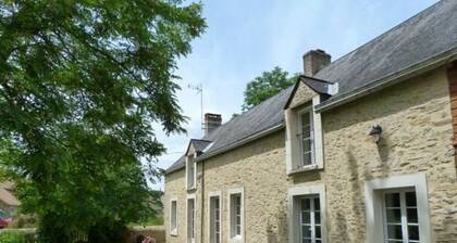 Charming Stone House with Garden, Terrace, Ping-Pong, Near Medieval Sites