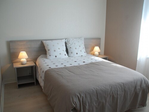 Spacious Retreat with Tennis Court, Games Room, and Modern Amenities in a 20,000 m² Enclosed Woods