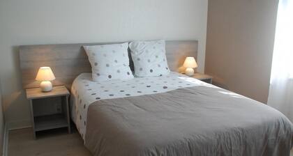 Spacious Retreat with Tennis Court, Games Room, and Modern Amenities in a 20,000 m² Enclosed Woods