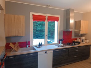 Fridge, microwave, oven, dishwasher