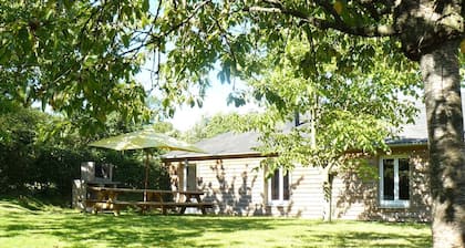 Idyllic Retreat in the Heart of Alpes Mancelles: Cozy Cottage with Outdoor Activities & Discounts