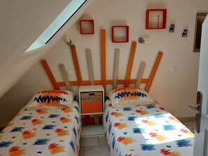3 bedrooms, free WiFi, bed sheets