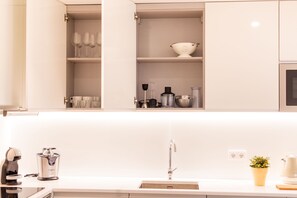 City-Apartment, 1 Schlafzimmer, Küche, Stadtblick | Eigene Küche | Großer Kühlschrank, Mikrowelle, Ofen, Herdplatte