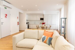 Superior Apartment, 2 Bedrooms, Kitchen, City View | Living room