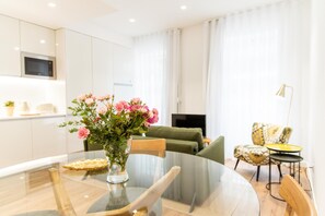 City Apartment, 1 Bedroom, Kitchen, City View | Living area