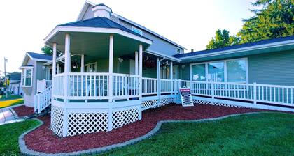 Entire Apt * Blue Bridge * Brunet Island State Park * Ice Age Trail *