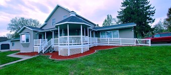 Entire Apt * Blue Bridge * Brunet Island State Park * Ice Age Trail * 