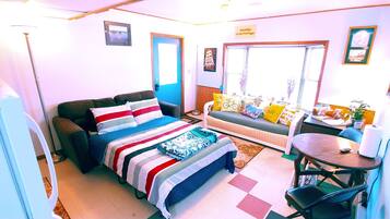 1 chambre, fer et planche Ă repasser, Wi-Fi gratuit, draps fournis