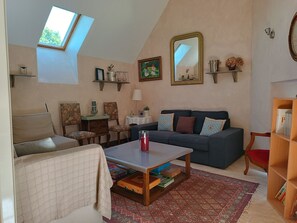 TV, fireplace, table tennis