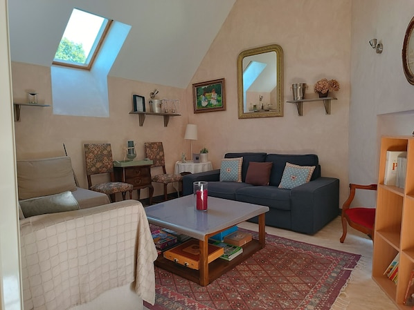 TV, fireplace, ping pong