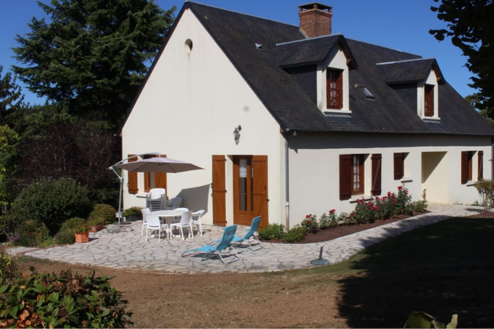 Gite Conflans-sur-Anille, 5 bedrooms, 11 persons