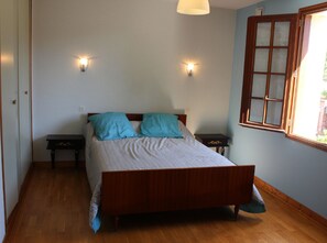 5 bedrooms