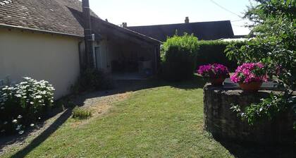 Charming Cottage with Garden, Bikes & Fireplace Near Le Mans