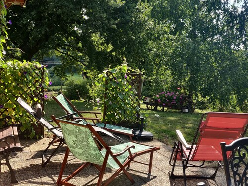 Maison en bois avec jardin, idéal randonnée, fibre haut débit, équipements bébé près du Mans et Tours