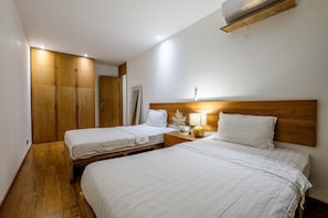 3 chambres, bureau, Wi-Fi, draps fournis