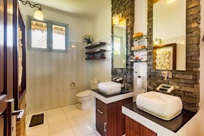 Villa, 2 Bedrooms | Bathroom