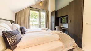 3 bedrooms, free WiFi, bed sheets, wheelchair access