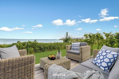 Meersicht - 1. Reihe am Wasser, Terrasse, EG, Sauna, Badewanne, Elektrogrill