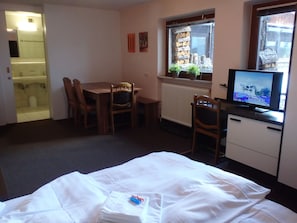 Standard Quadruple Room | Desk, free WiFi - Haus Arnold by Chatel Reizen (Soelden)