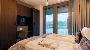 3 bedrooms, free WiFi, bed sheets, wheelchair access