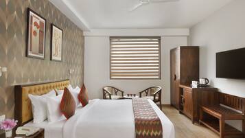 Premium bedding, minibar, in-room safe, desk