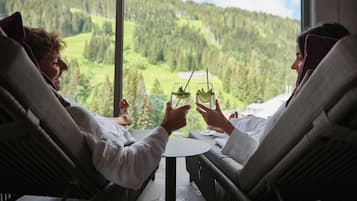 Un sauna, baño turco, tratamientos corporales, baños de arcilla