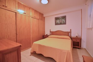 1 bedroom, iron/ironing board, free WiFi, bed sheets