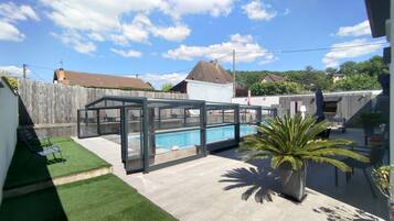 Piscine couverte, piscine extérieure