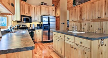Large Bay Lake Lakefront Cabin w/Game Room & Water-View Deck, Dock and moreâŠ