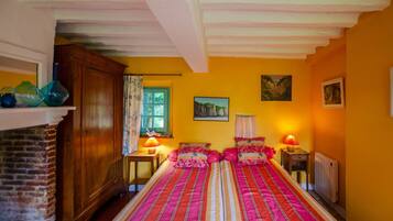 1 bedroom, iron/ironing board, free WiFi