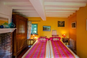 1 habitación, tabla de planchar con plancha y wifi gratis 