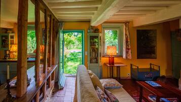 Télévision, cheminée