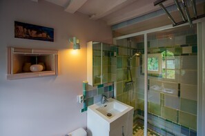 Shower - La Petite Maison, village center and beach accessible by foot (Varengeville-sur-Mer)