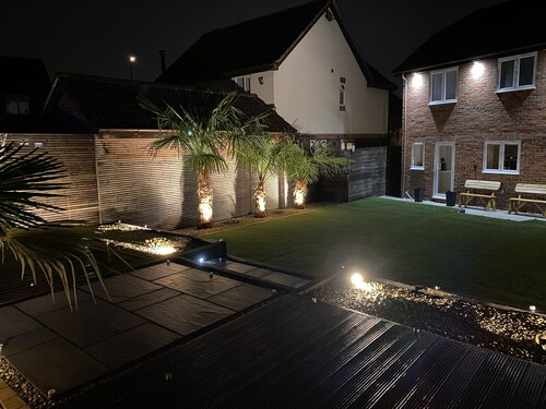 Beautiful Stunning Peaceful 6-bed Showhome Eco Uk