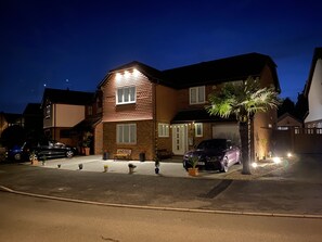 House, Multiple Beds | Exterior - Beautiful Stunning Peaceful 6-bed Showhome Eco Uk (Northampton)