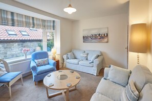 Cottage | Living area