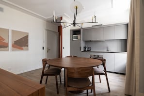 In-room dining - EMA House Serviced Apartments Unterstrass (Zürich)